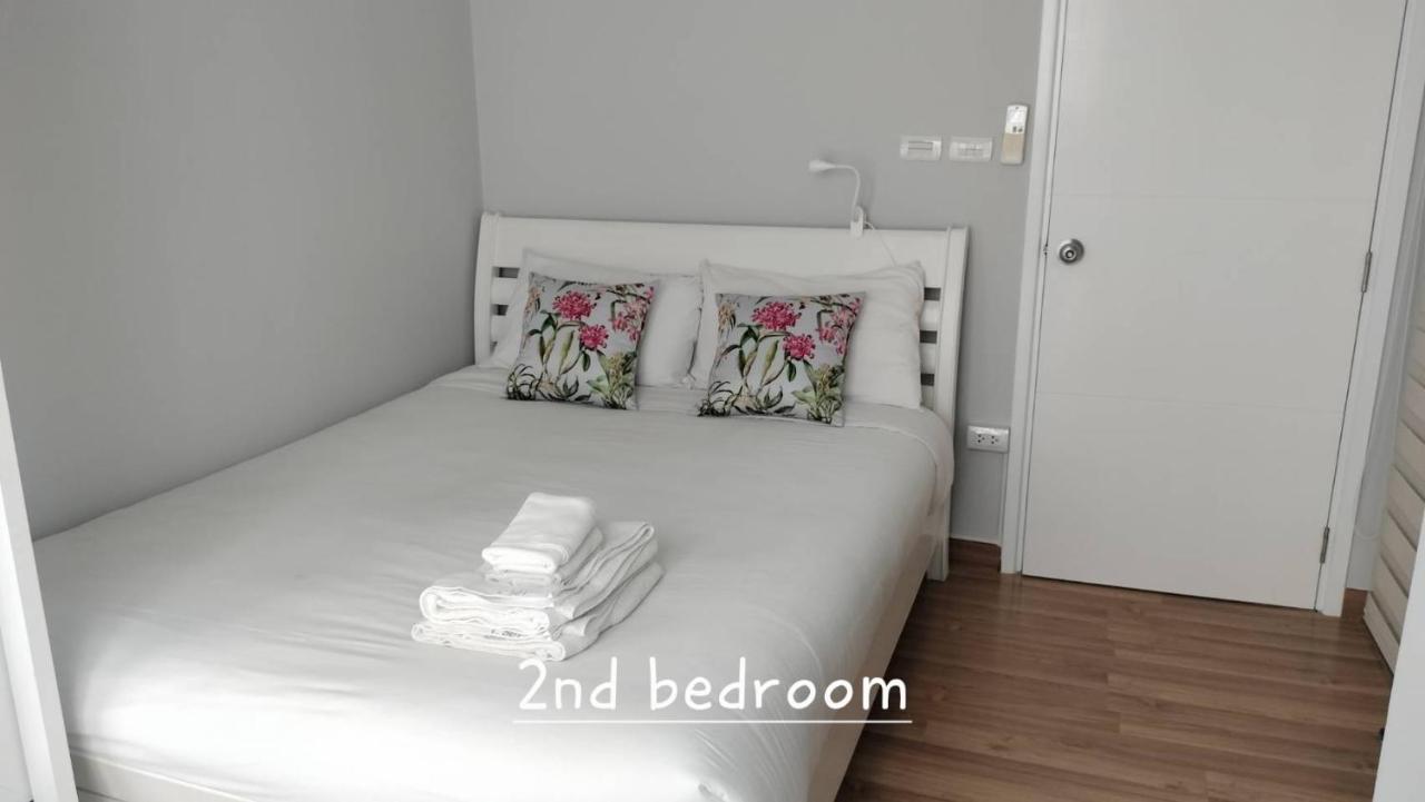 Light, Airy, Pool Views 2 Bed 2 Bath, Free Wifi, Elect Leilighet Hua Hin
