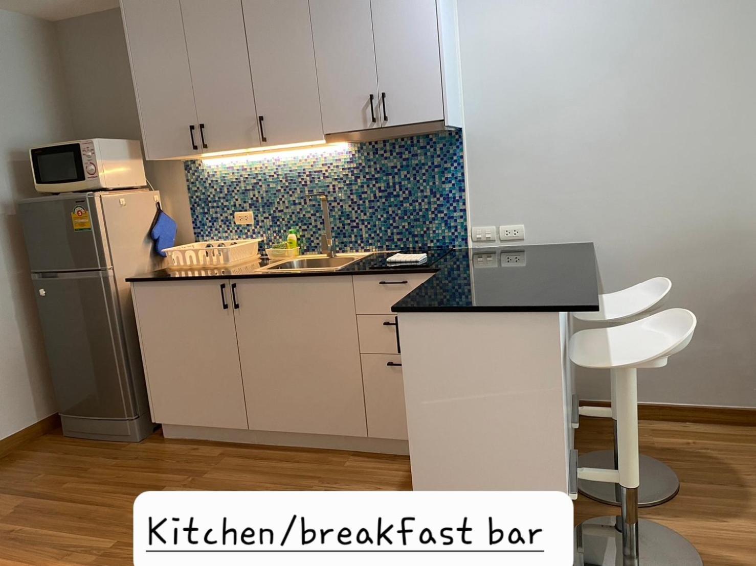 Light, Airy, Pool Views 2 Bed 2 Bath, Free Wifi, Elect Leilighet *